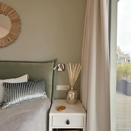 Waveside Apartament *